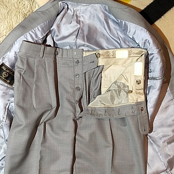 Tom James Bespoke Fila A Mano, Instant Credibility - Picture 6 of 8